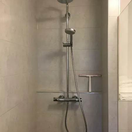 Schones Einzimmerappartement In Seenahe Lägenhet *
